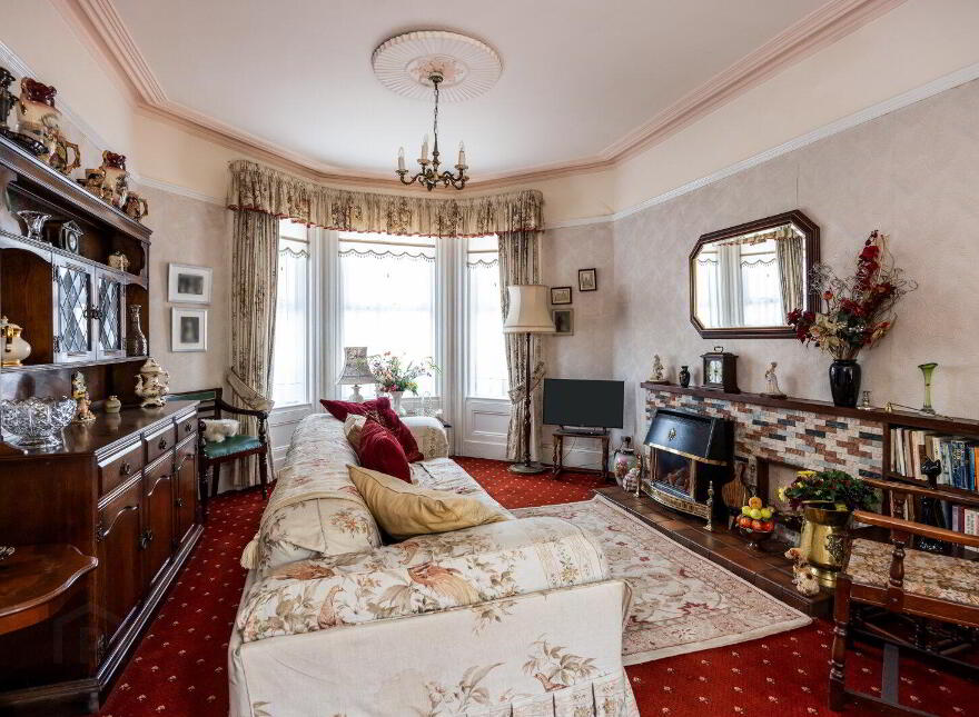 92 Marlborough Park Central, Belfast, BT9 6HP