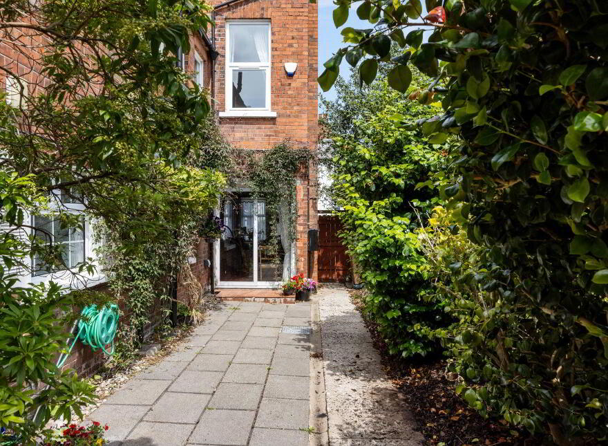 92 Marlborough Park Central, Belfast, BT9 6HP
