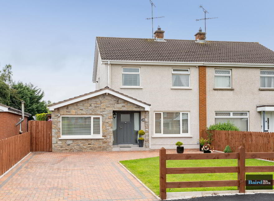 91 Northland Village, Dungannon, BT71 6JN photo