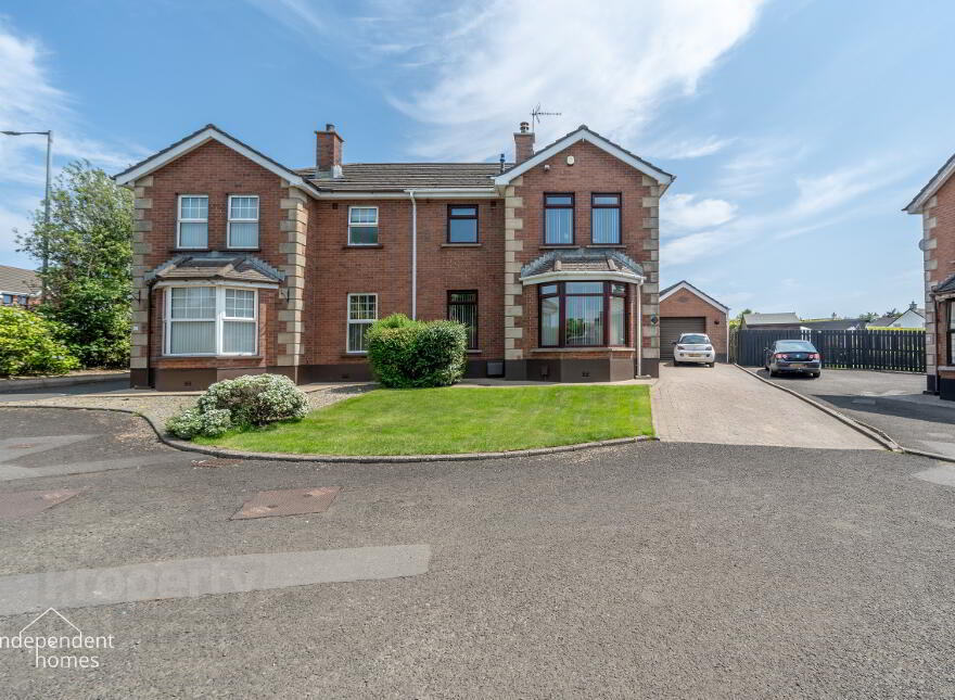 3 Walnut Road, Larne, BT40 2WE photo