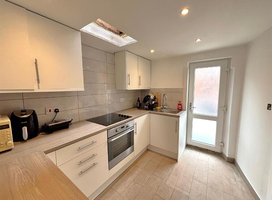 16 Greenland Street, Belfast, BT13 2EN