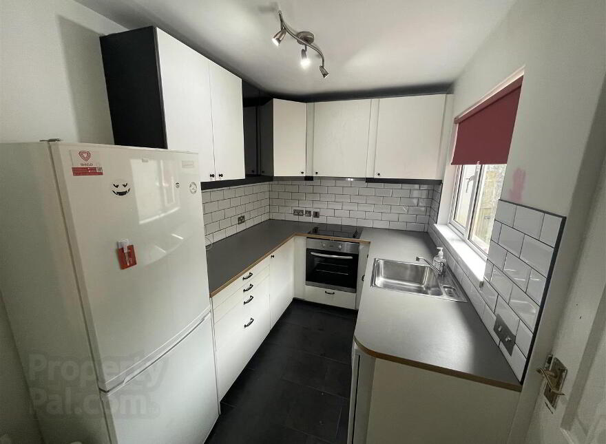 4 Hollycroft Avenue, Belfast, BT5 5JE photo