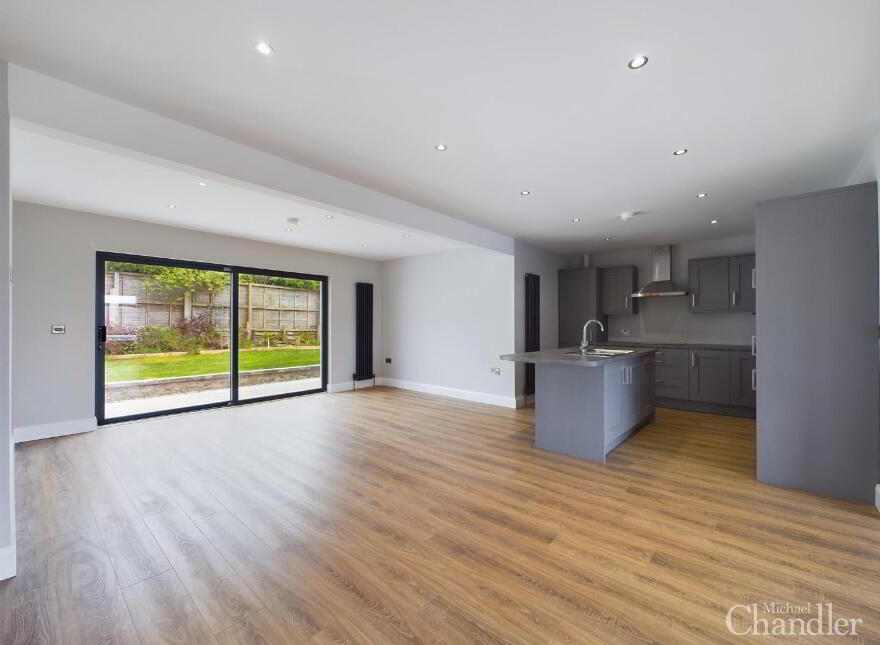 12 Glennor Crescent, Carryduff, Belfast, BT8 8HW
