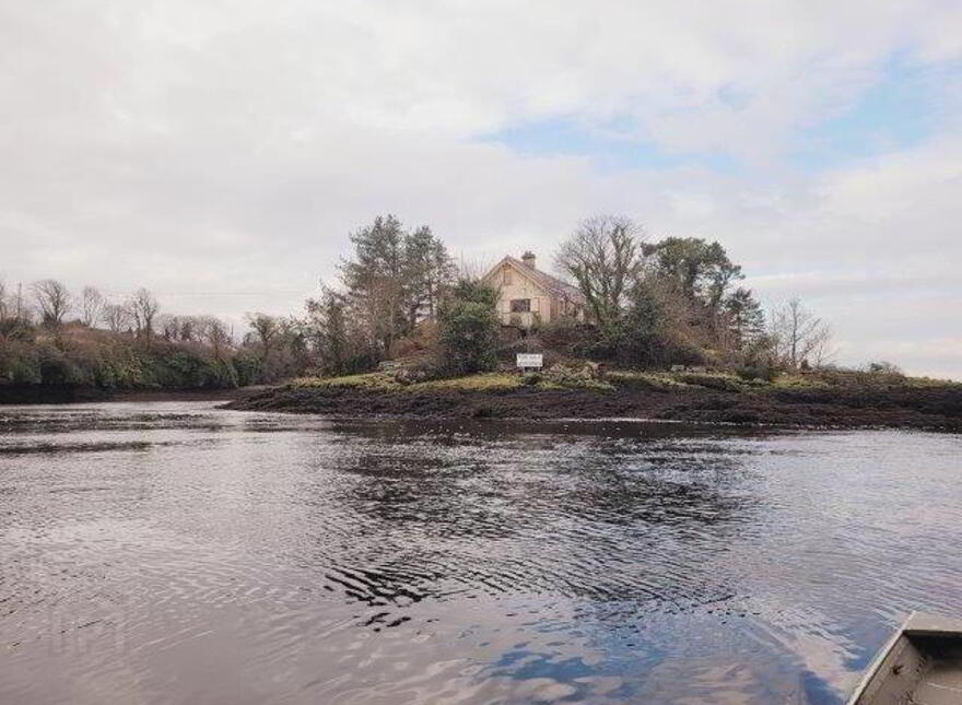 Inis Saimer Island Mall Quay, Ballyshannon, F94NW18