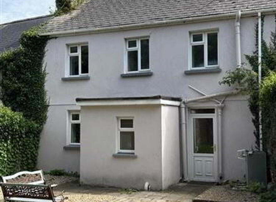 8 Pound St, Ballaghaderreen, F45NW28