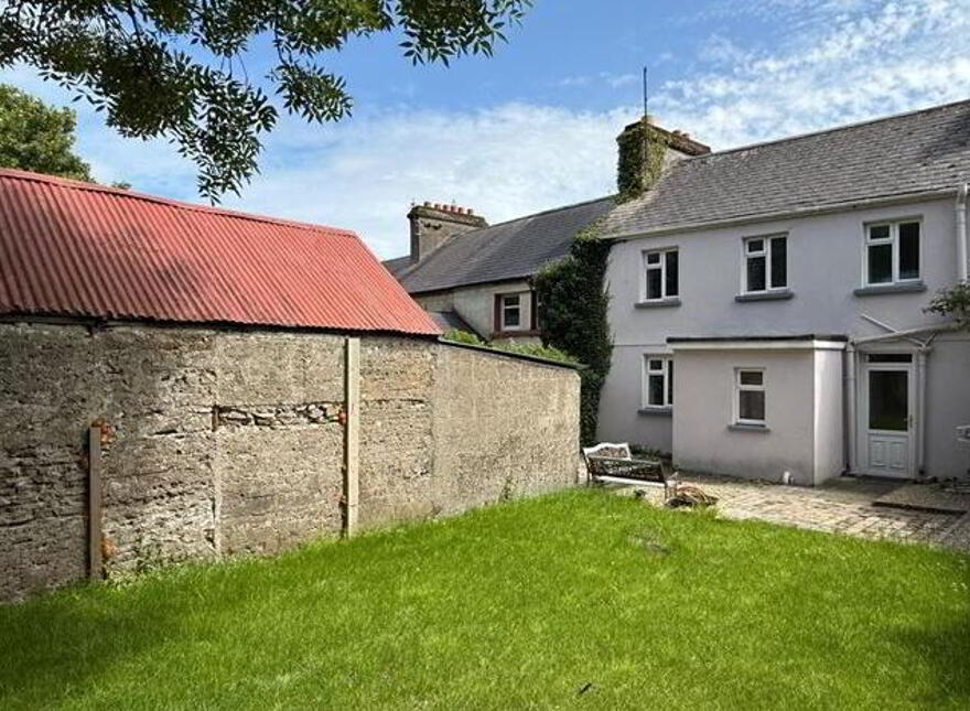 8 Pound St, Ballaghaderreen, F45NW28