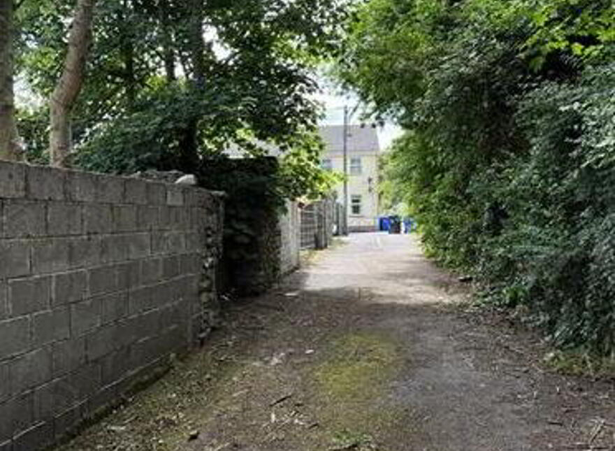 8 Pound St, Ballaghaderreen, F45NW28