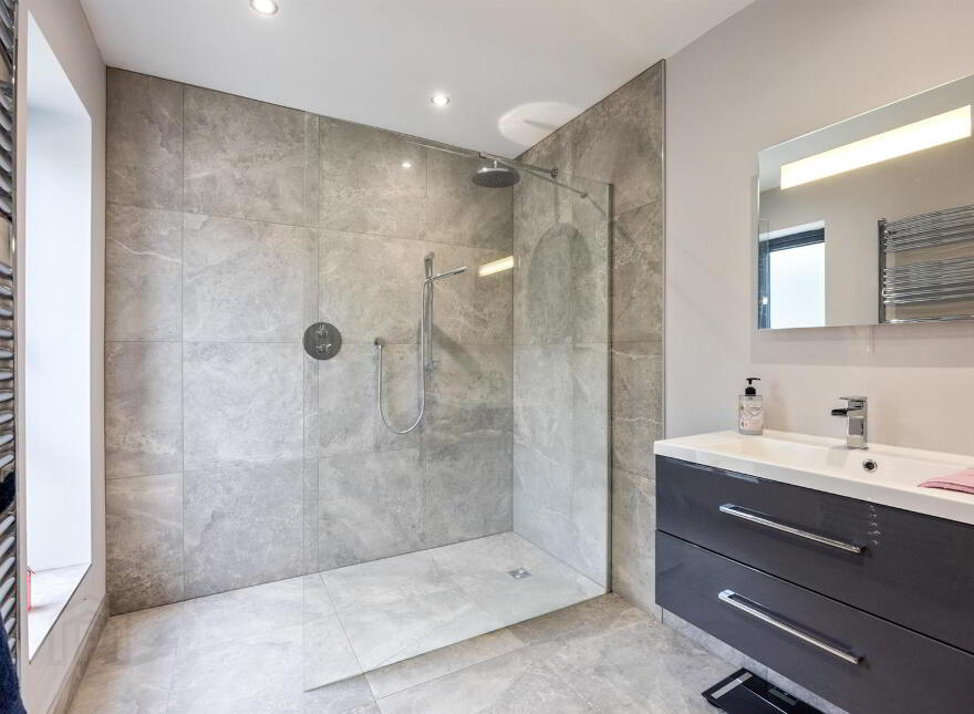 12 Old Ballynoe Road, Antrim, BT41 2QZ