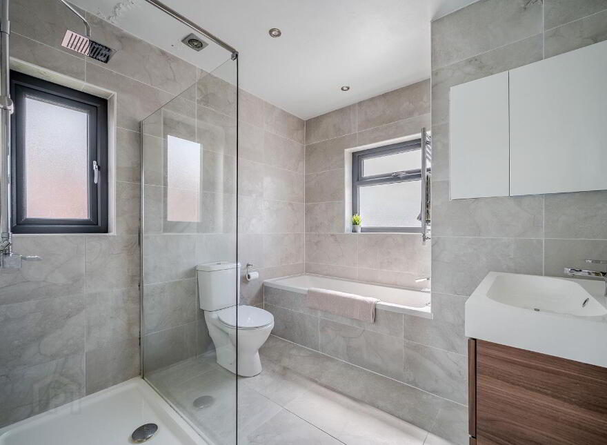 21 Crawfordsburn Road, Bangor, BT19 1BG