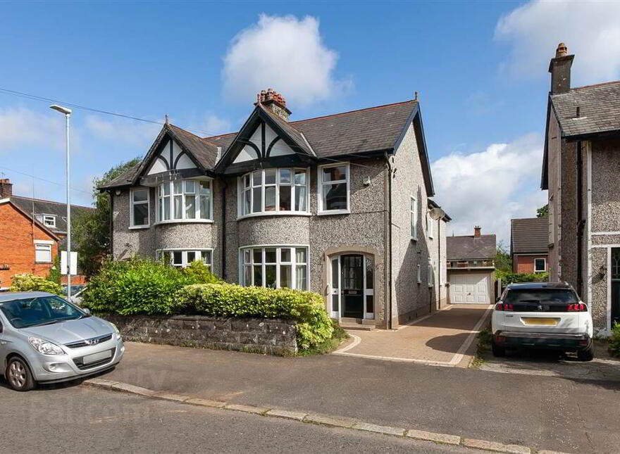 4 Galwally Park, Belfast, BT8 6AH photo