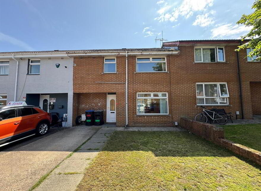 6 Ballycraigy Park, New Mossley, Newtownabbey, BT36 5XF photo