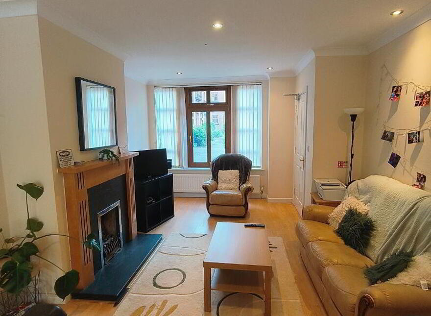 17 The Cloisters, Belfast, BT7 1GD