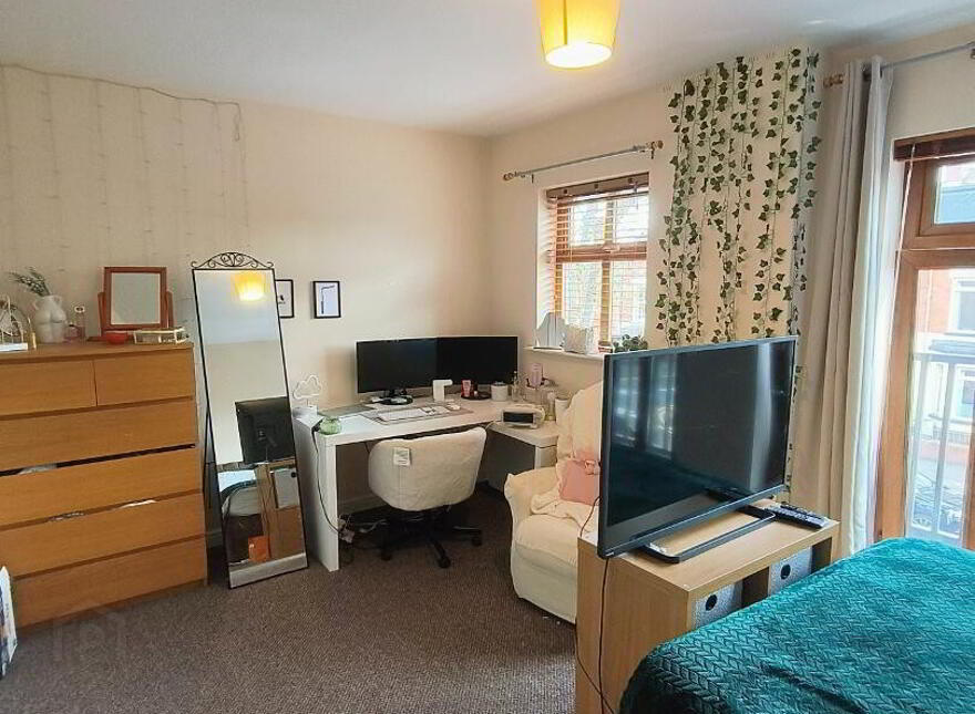 17 The Cloisters, Belfast, BT7 1GD