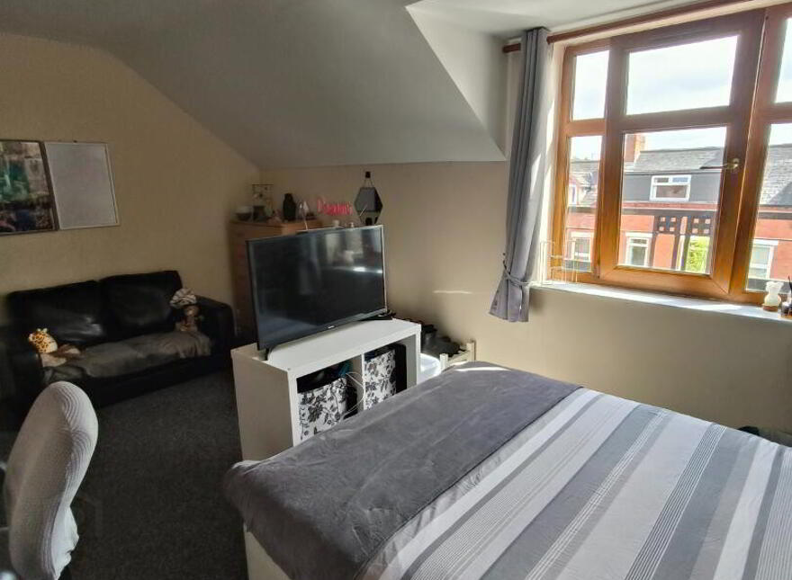 17 The Cloisters, Belfast, BT7 1GD