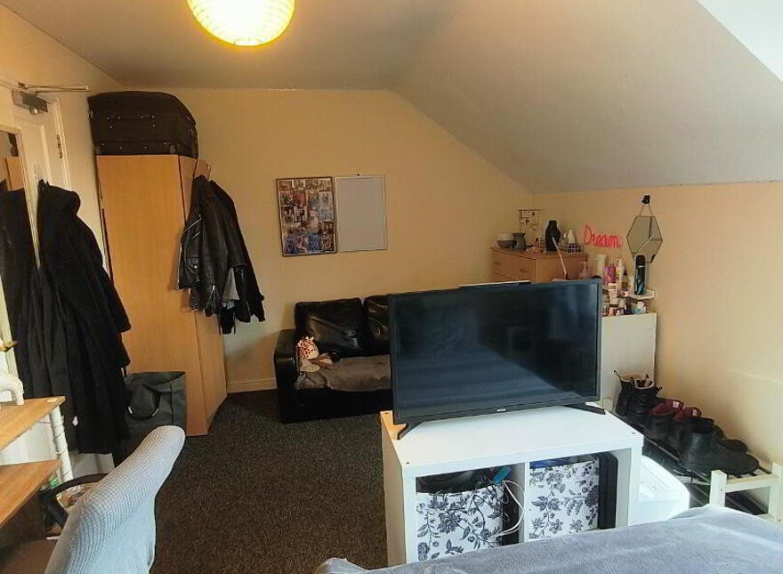 17 The Cloisters, Belfast, BT7 1GD