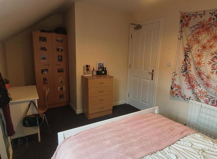 17 The Cloisters, Belfast, BT7 1GD