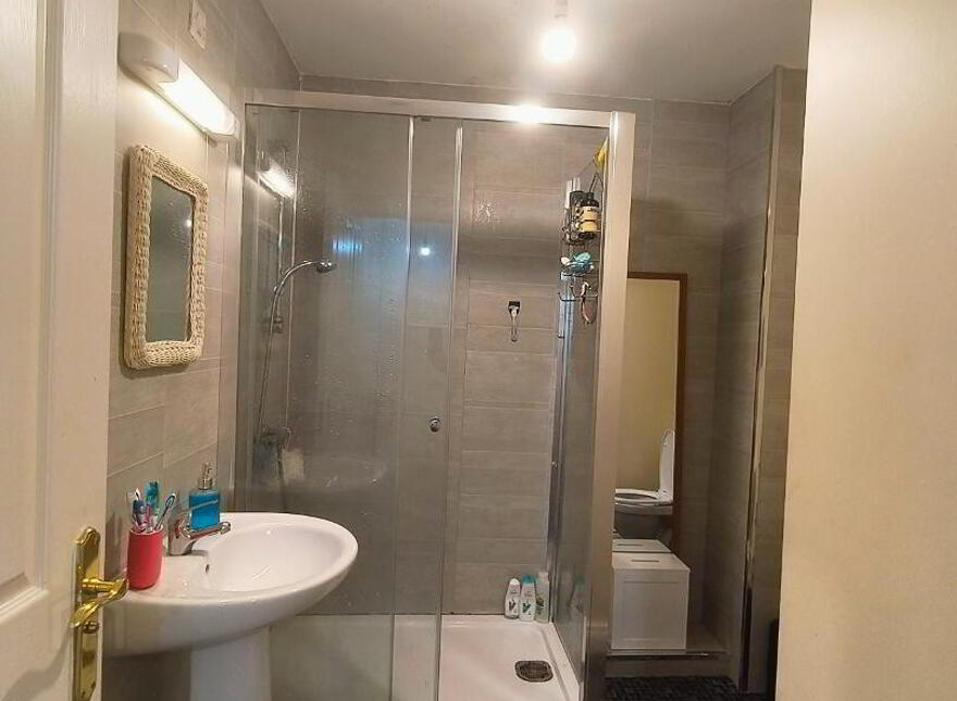 17 The Cloisters, Belfast, BT7 1GD