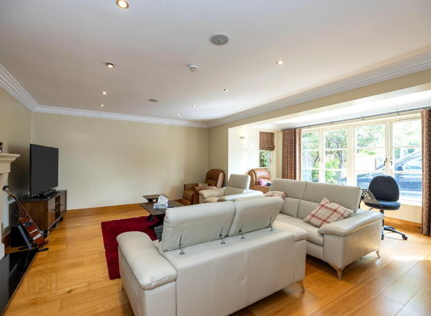 62 Osborne Park, Belfast, BT9 6JP