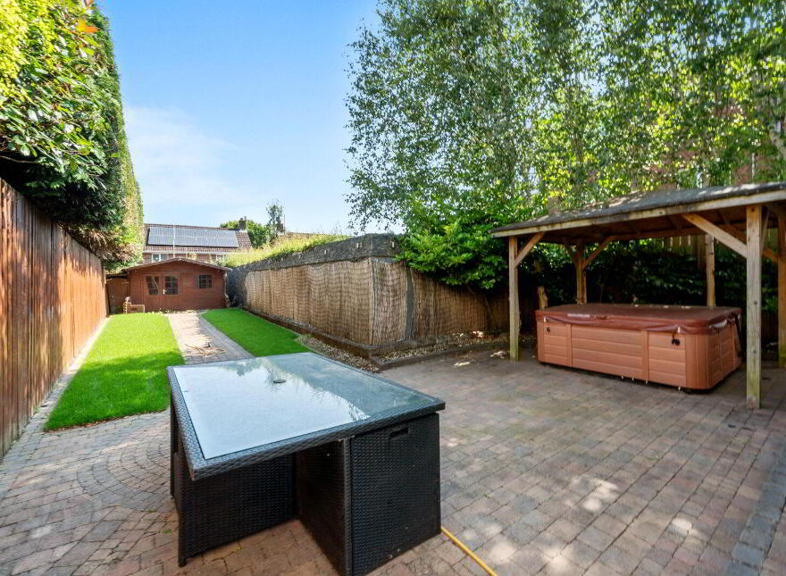 62 Osborne Park, Malone, Belfast, BT9 6JP