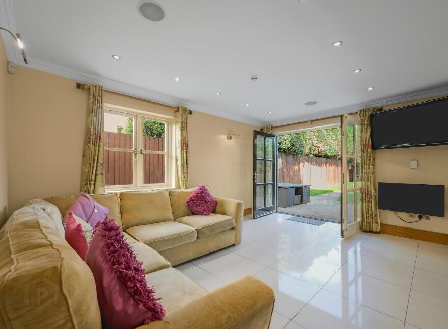 62 Osborne Park, Malone, Belfast, BT9 6JP