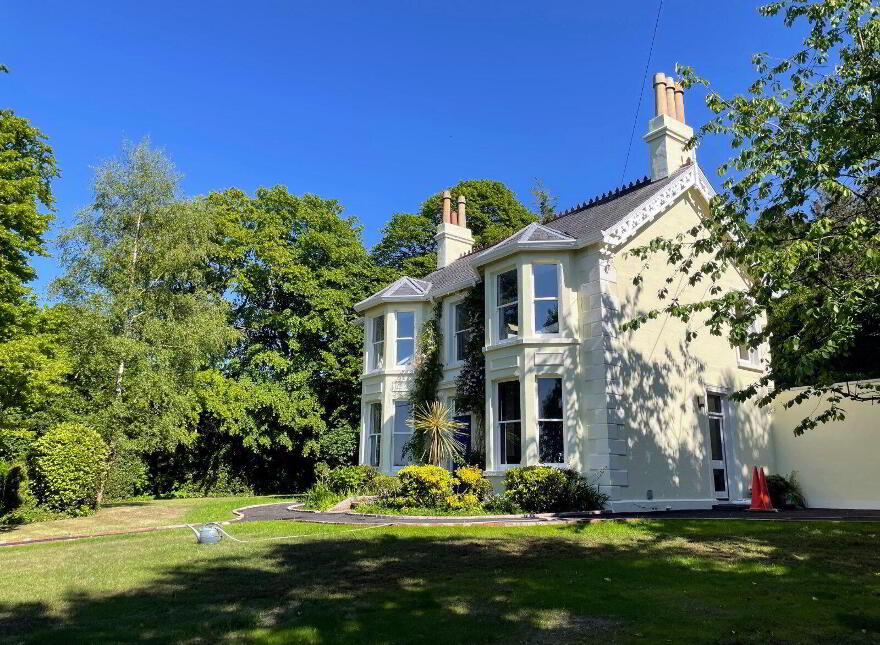 10 Ballygrainey Road, Holywood, BT18 0HE