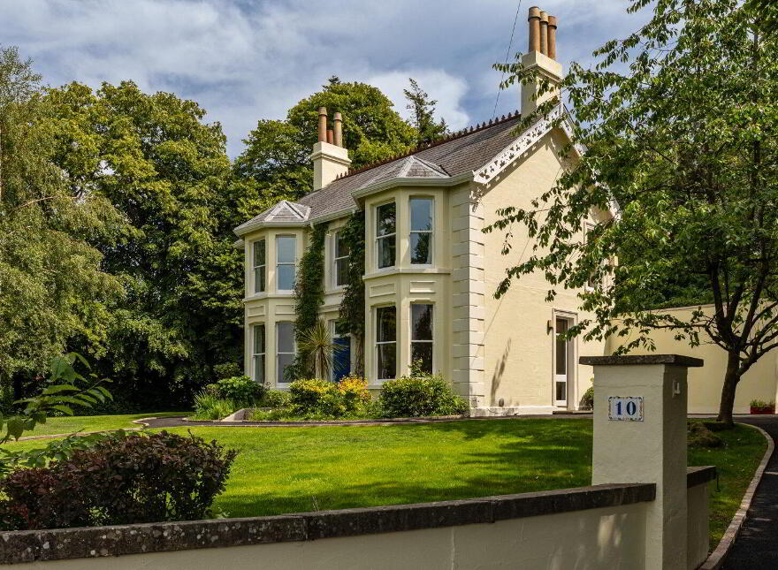 10 Ballygrainey Road, Holywood, BT18 0HE