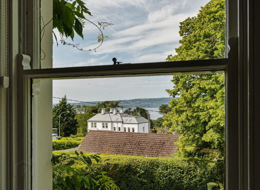 10 Ballygrainey Road, Holywood, BT18 0HE