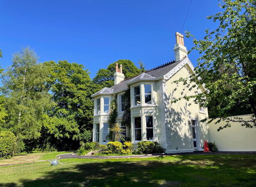 10 Ballygrainey Road, Holywood, BT18 0HE