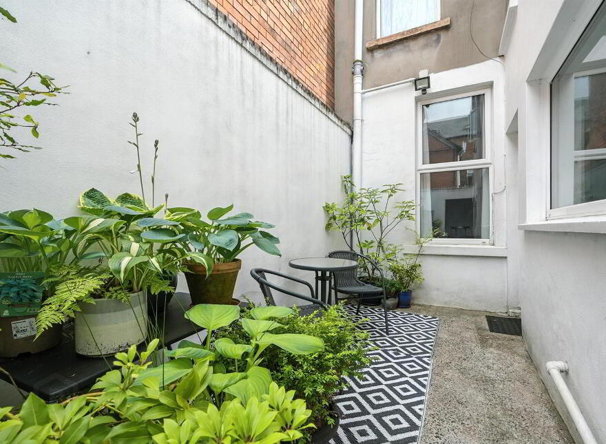 8 Elaine Street, Belfast, BT9 5AR