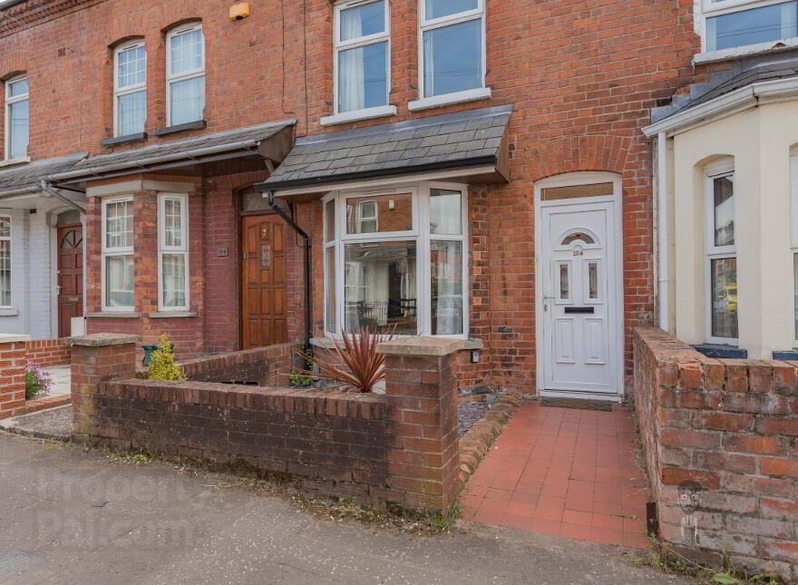 Room 4 156 Dunluce Avenue, Belfast, BT9 7AZ photo