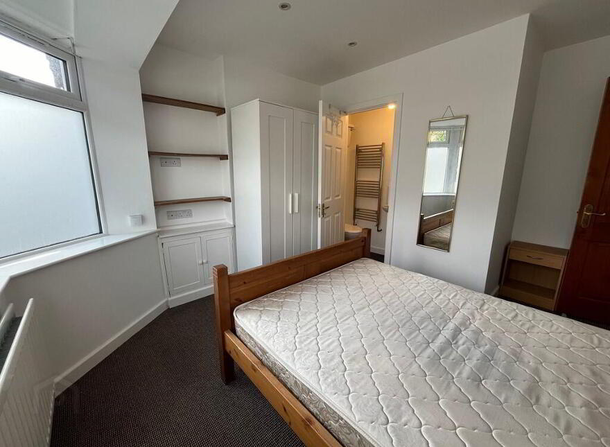 60 Ulsterville Gardens, Belfast, BT9 7BB