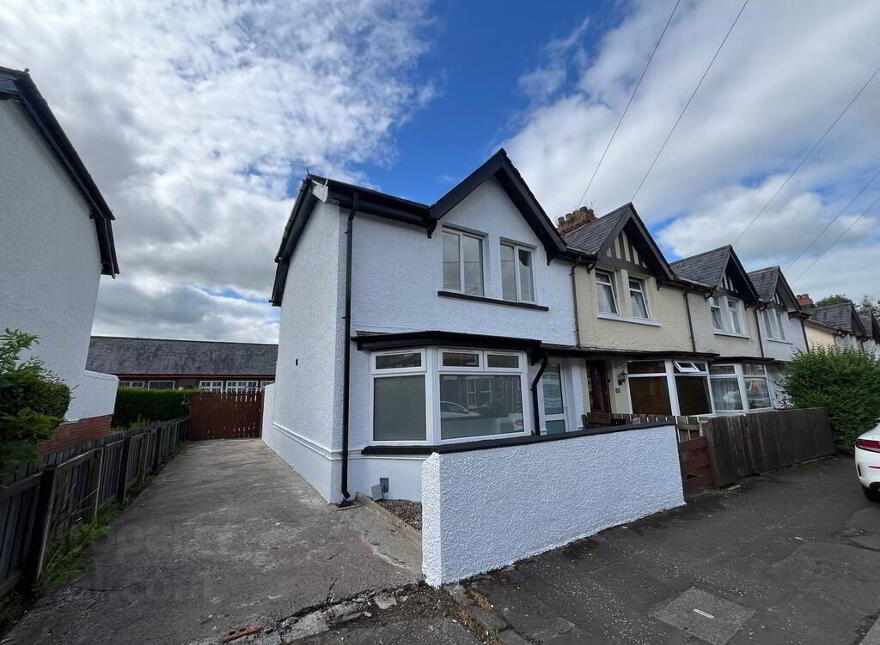 60 Ulsterville Gardens, Belfast, BT9 7BB photo