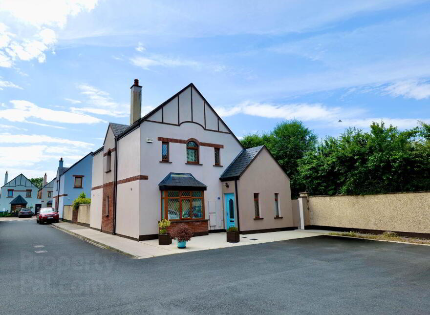 10 Cuirt An Droichead, Main Street, Sixmilebridge, County Clare, V95FK71 photo