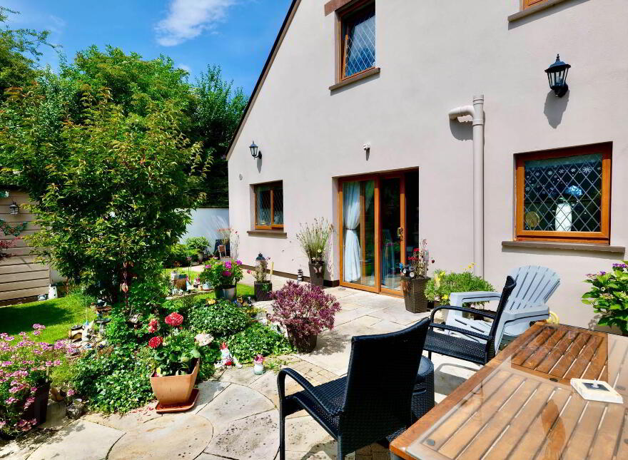 10 Cuirt An Droichead, Main Street, Sixmilebridge, County Clare, V95FK71