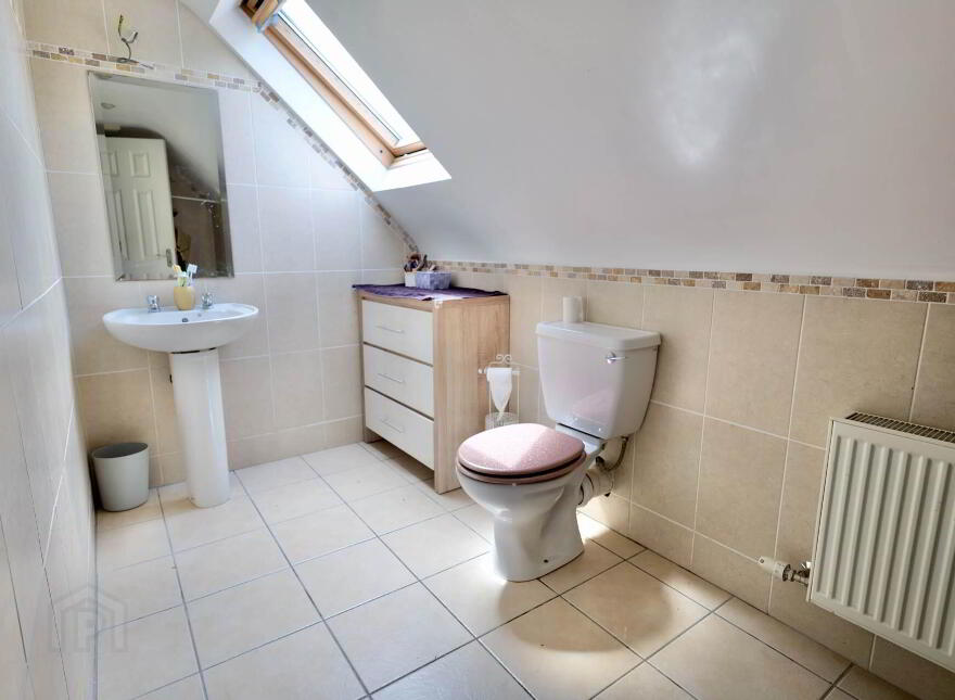 10 Cuirt An Droichead, Main Street, Sixmilebridge, County Clare, V95FK71