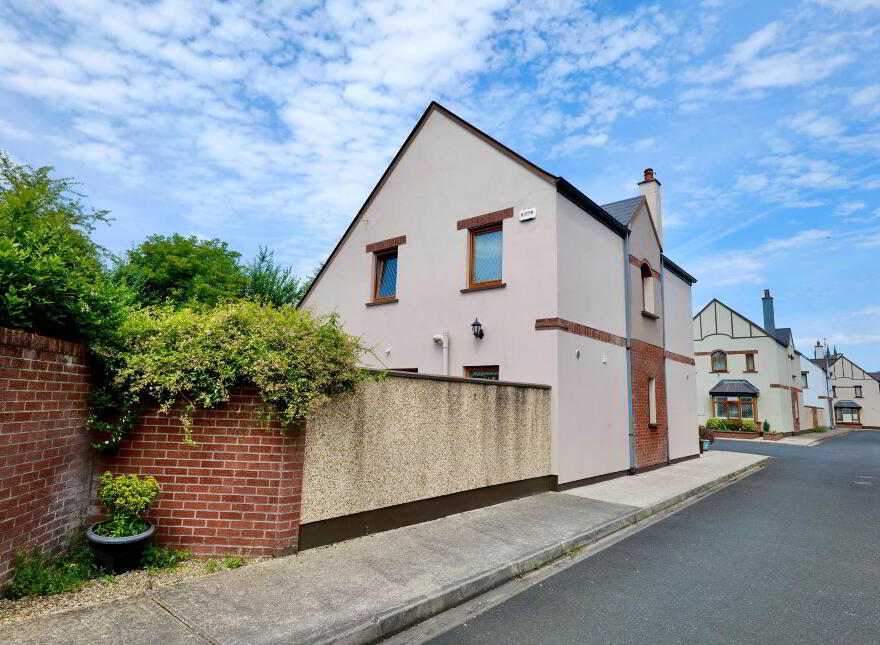 10 Cuirt An Droichead, Main Street, Sixmilebridge, County Clare, V95FK71