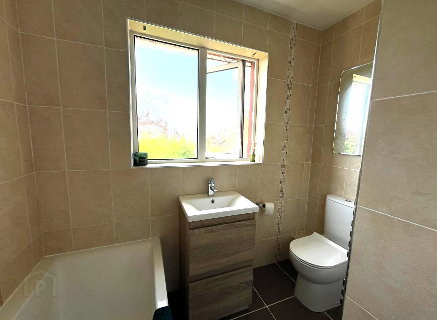 25 Windslow Heights, Carrickfergus, BT38 9AT
