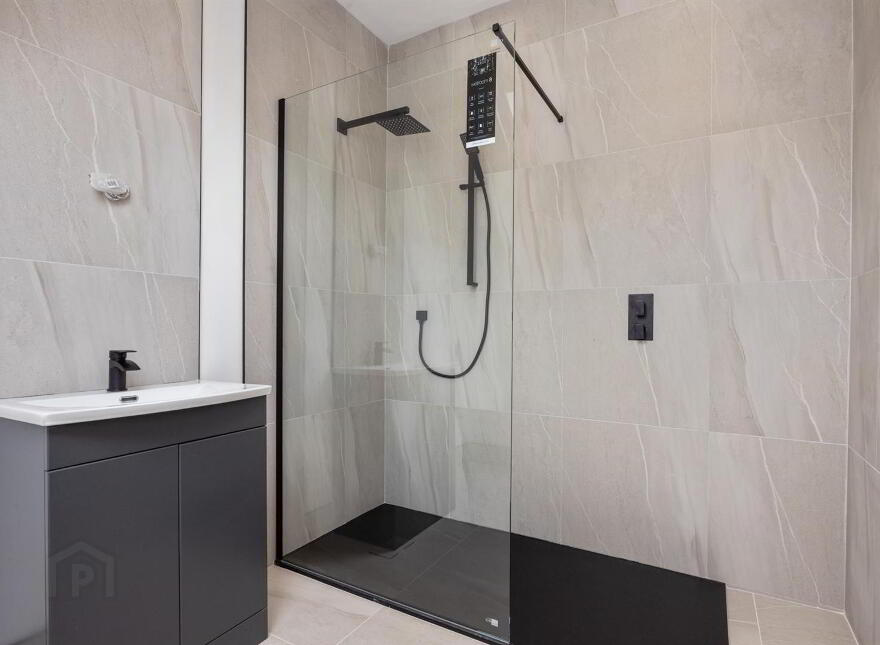 Quarry Manor, 9 Middle Braniel Road, Belfast, BT5 7TU