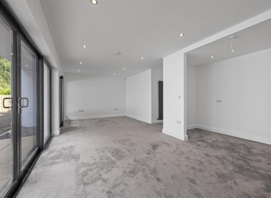 Quarry Manor, 9 Middle Braniel Road, Belfast, BT5 7TU