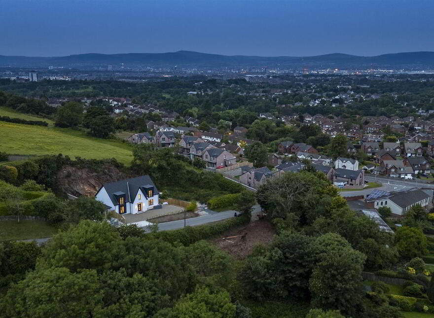 Quarry Manor, 9 Middle Braniel Road, Belfast, BT5 7TU