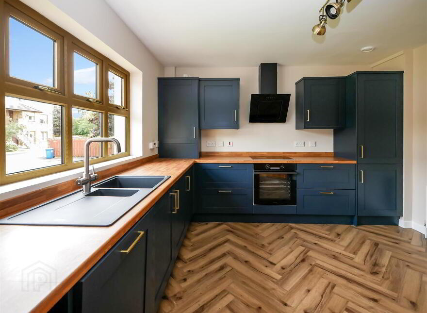 48 Woodrow Gardens, Off Todds Hill, Saintfield, BT24 7WG