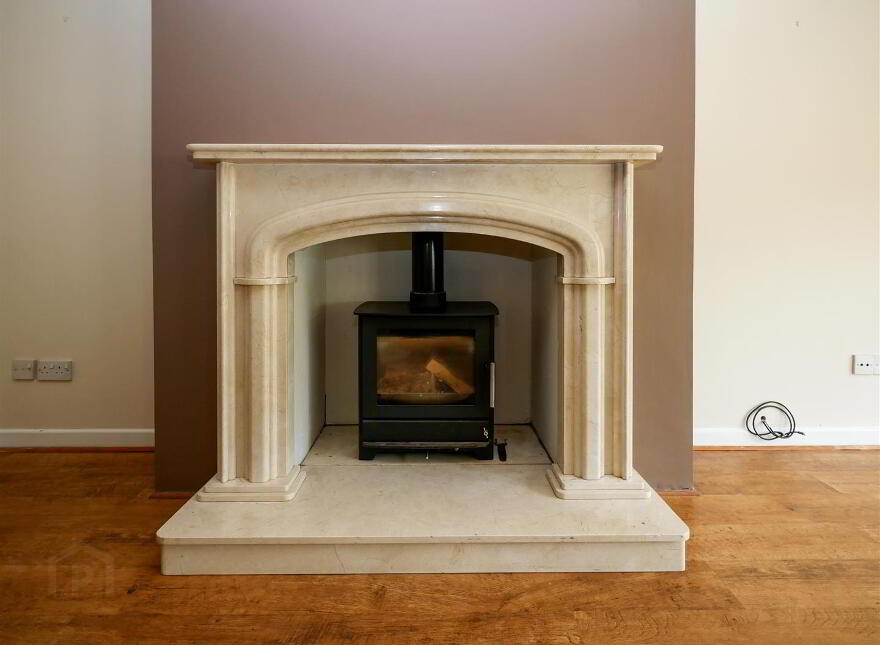 48 Woodrow Gardens, Off Todds Hill, Saintfield, BT24 7WG