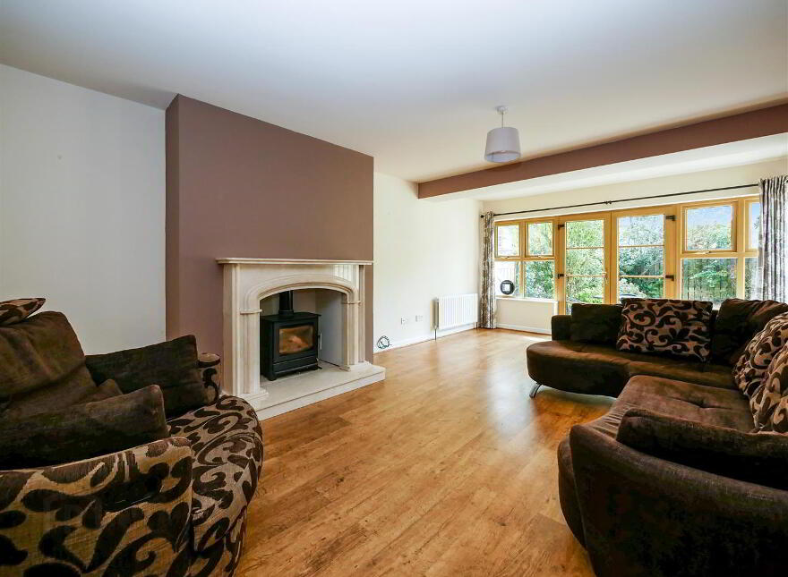 48 Woodrow Gardens, Off Todds Hill, Saintfield, BT24 7WG
