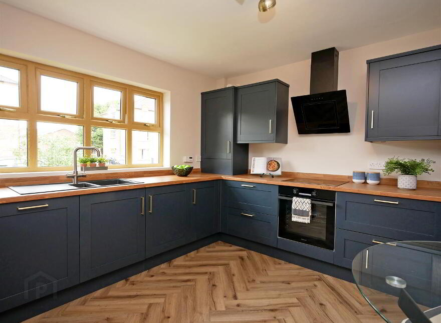 48 Woodrow Gardens, Off Todds Hill, Saintfield, BT24 7WG