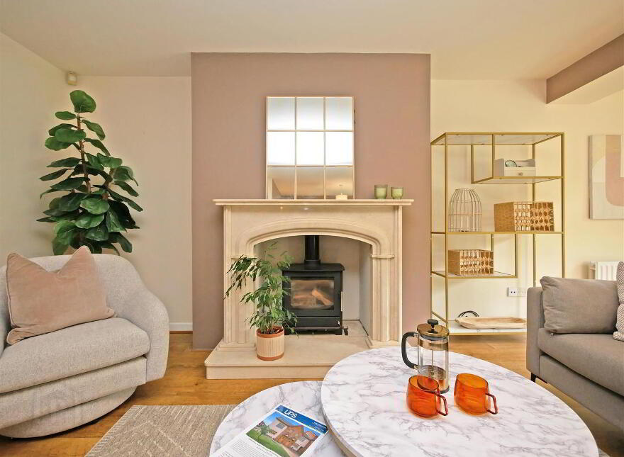 48 Woodrow Gardens, Off Todds Hill, Saintfield, BT24 7WG