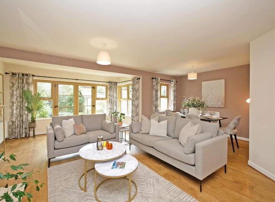 48 Woodrow Gardens, Off Todds Hill, Saintfield, BT24 7WG