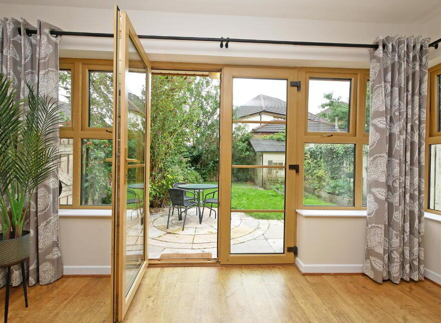 48 Woodrow Gardens, Off Todds Hill, Saintfield, BT24 7WG