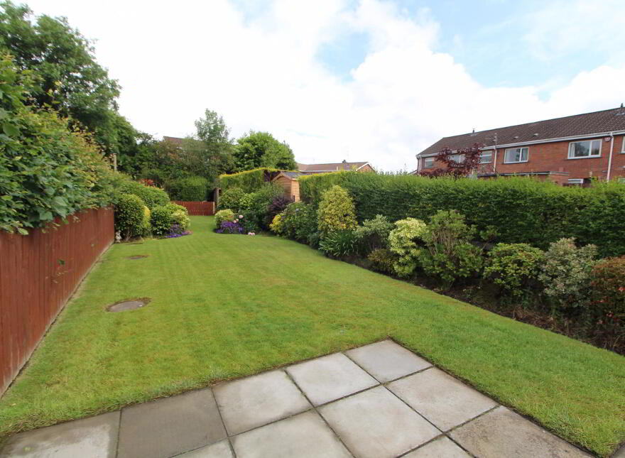 65 Dunbeg Park, Hillsborough, BT26 6AT