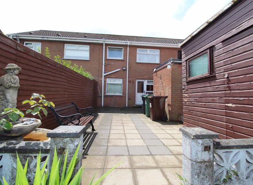 65 Dunbeg Park, Hillsborough, BT26 6AT