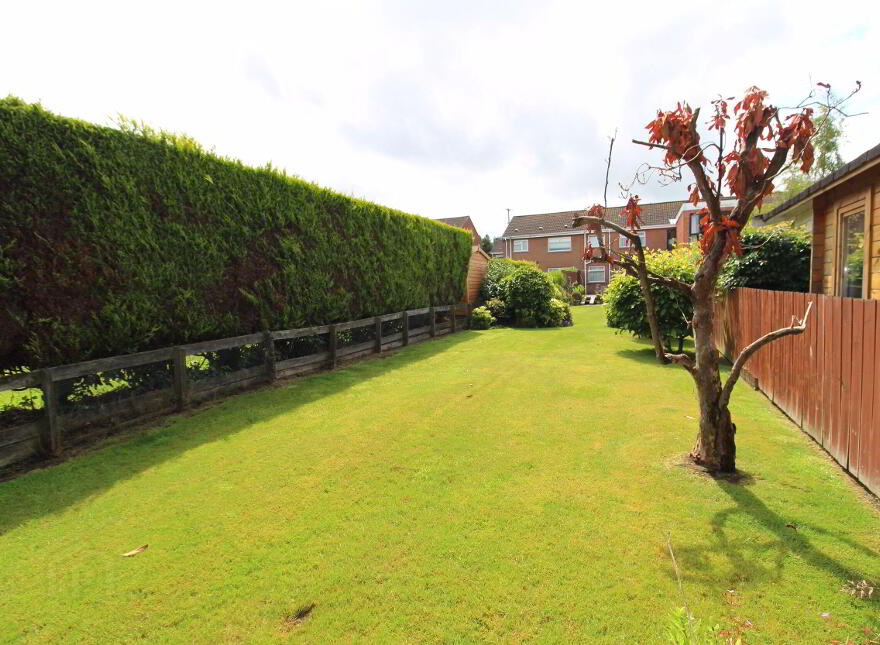 65 Dunbeg Park, Hillsborough, BT26 6AT